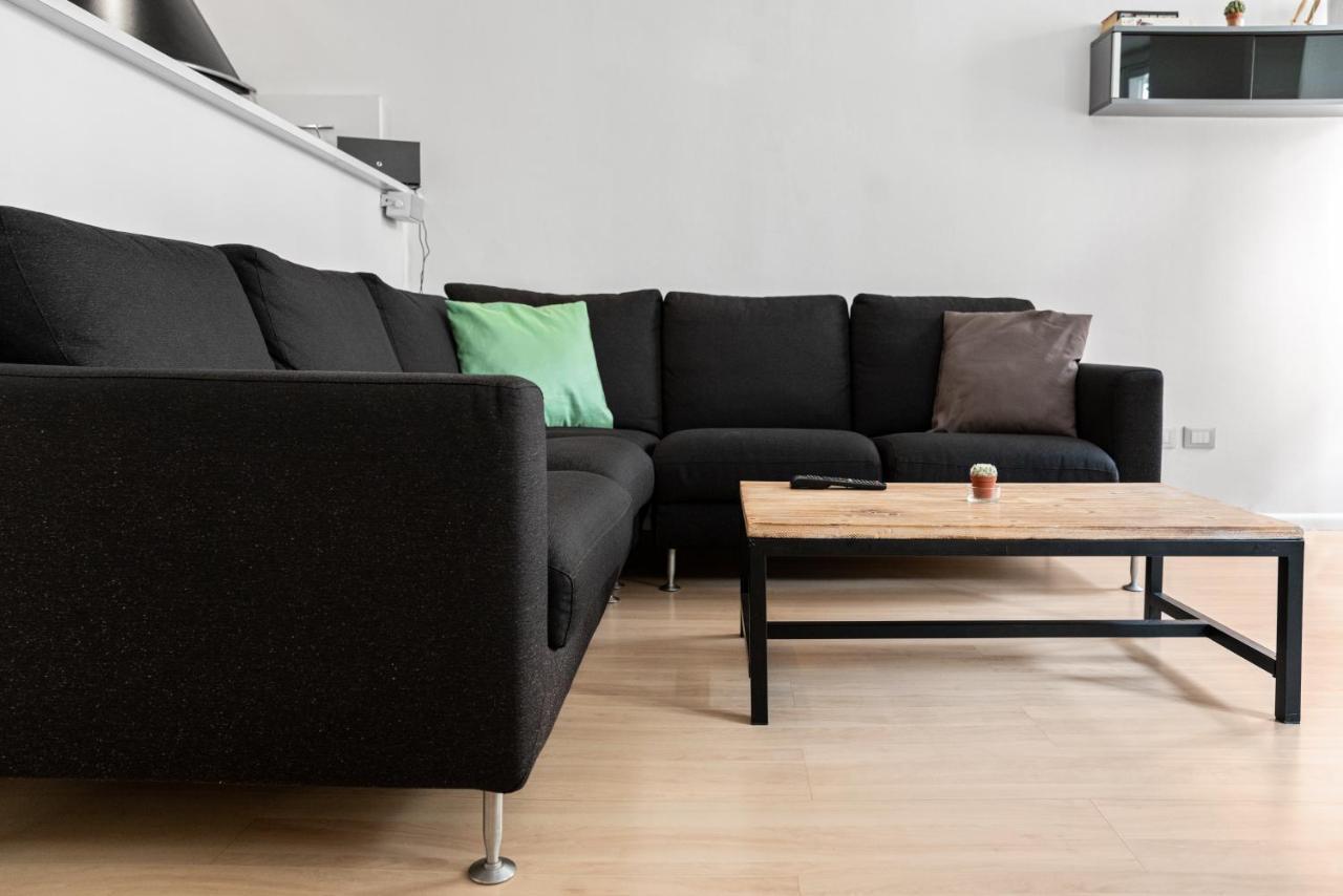 Duomo Flat Apartment เตรนโต ภายนอก รูปภาพ
