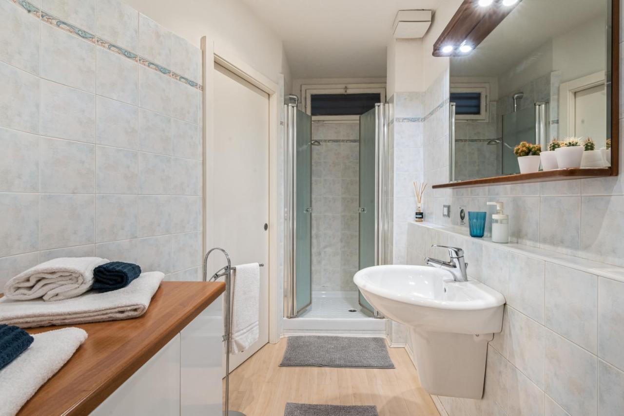 Duomo Flat Apartment เตรนโต ภายนอก รูปภาพ